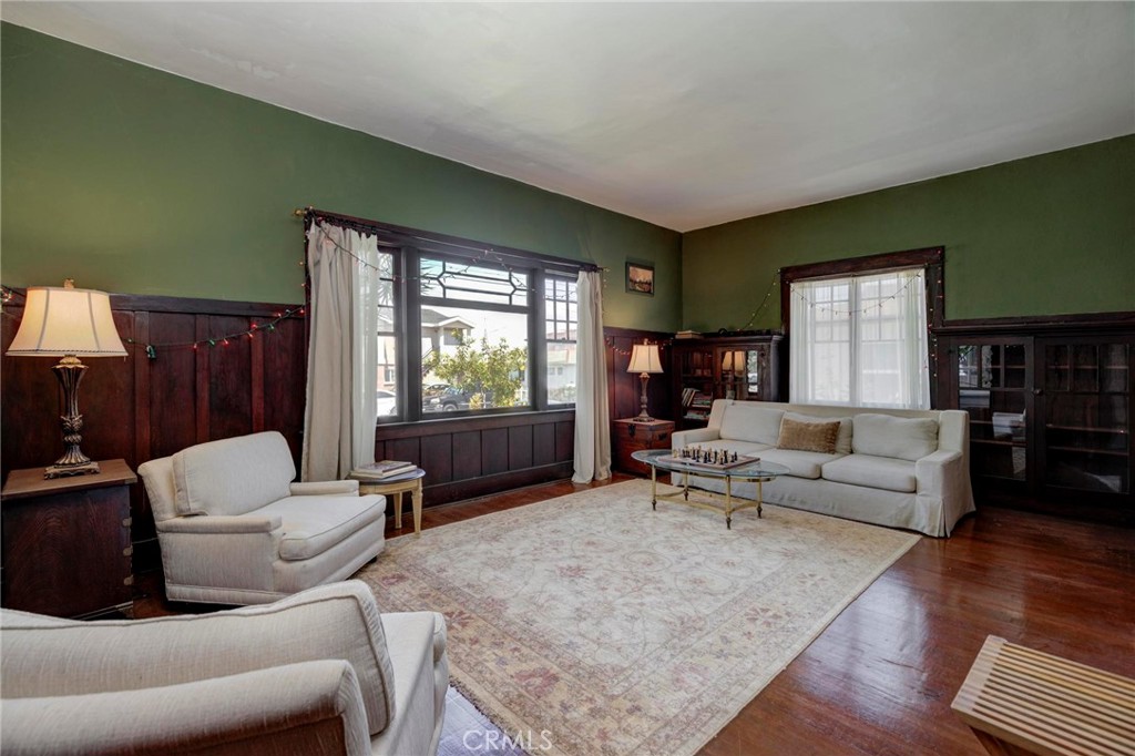 Photo 5 of 44 of 571 W 17th Street house