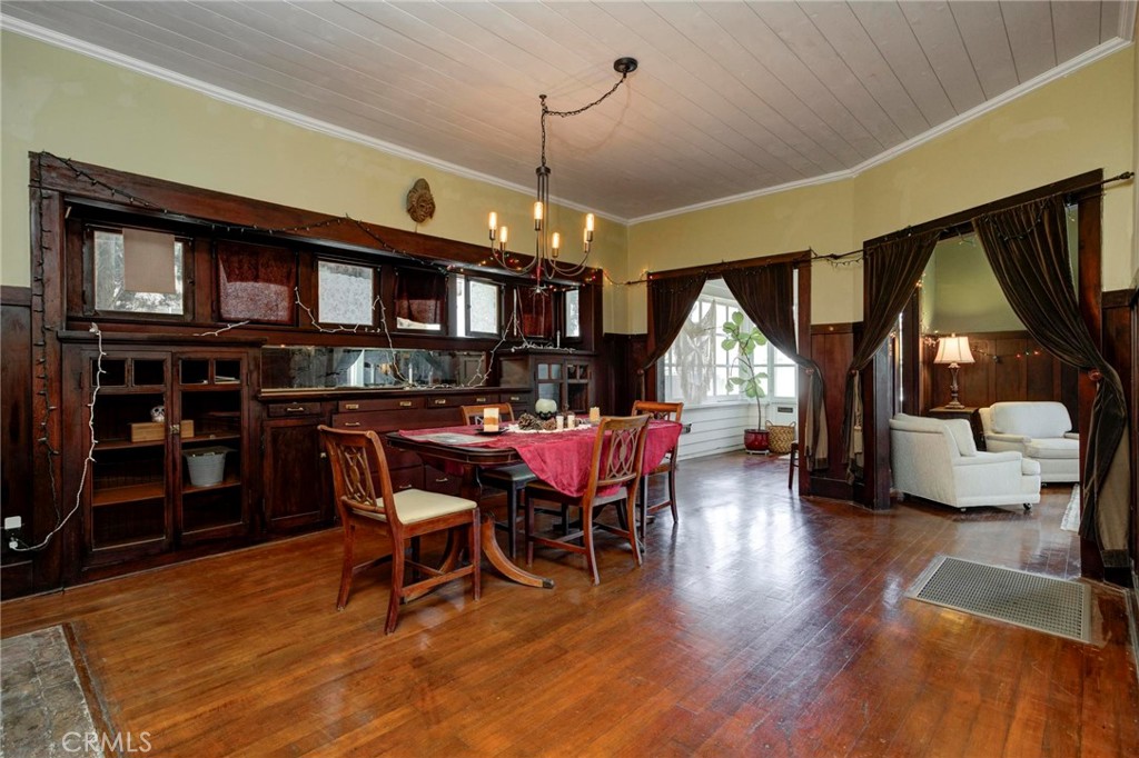 Photo 8 of 44 of 571 W 17th Street house