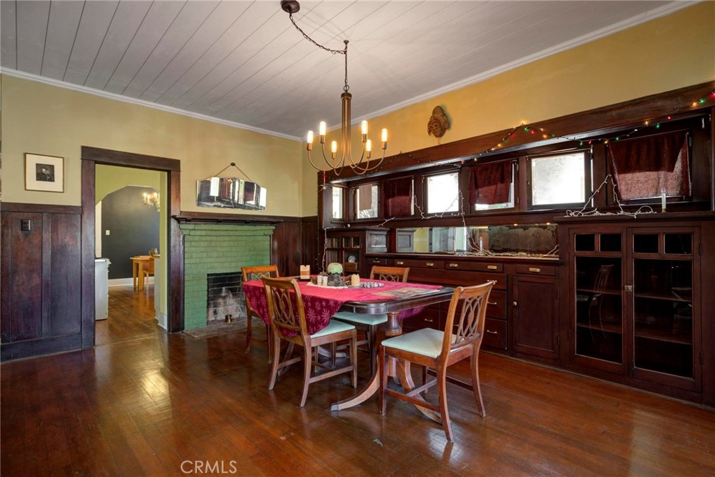 Photo 7 of 44 of 571 W 17th Street house