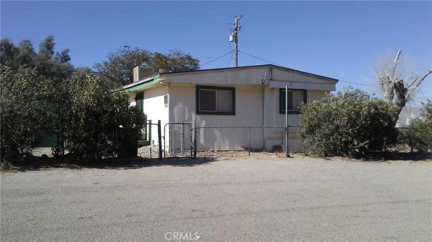 REDUCED PRICE !!!Great starter home with best  price in Cabazon. 3Bed/2Bath  manufactured home on raised foundation with  beautiful panoramic mountain views on its own land, no HOA. Interior and kitchen remodeling done last year. Conveniently close to Morongo Casino, Banning, and Palm Springs, quiet neighborhood. Seller is Motivated, good for first time buyer or investors. Cash only!