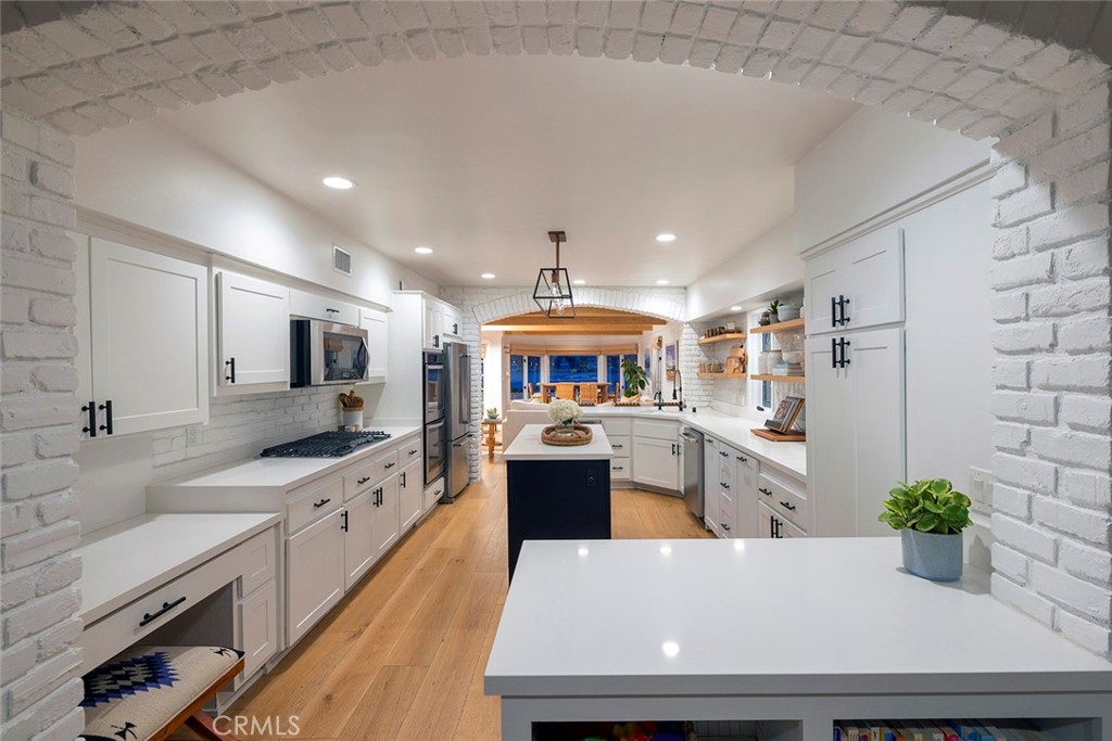 Peninsula (PI) - Residential