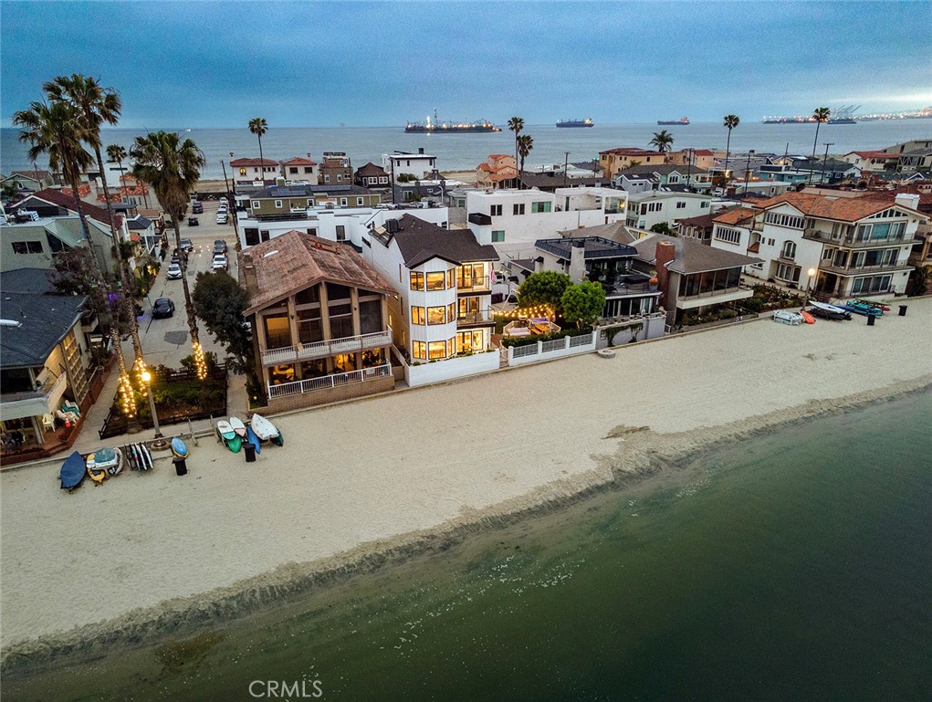 5716 e bay shore walk