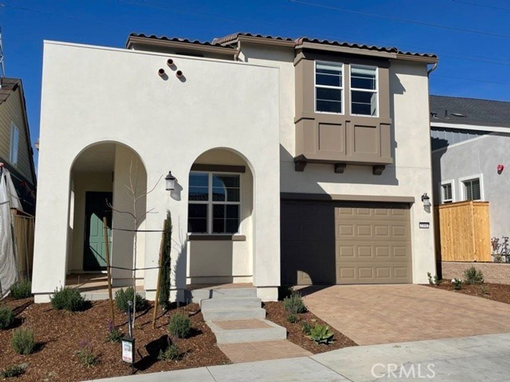 listing image 130725379576956912129