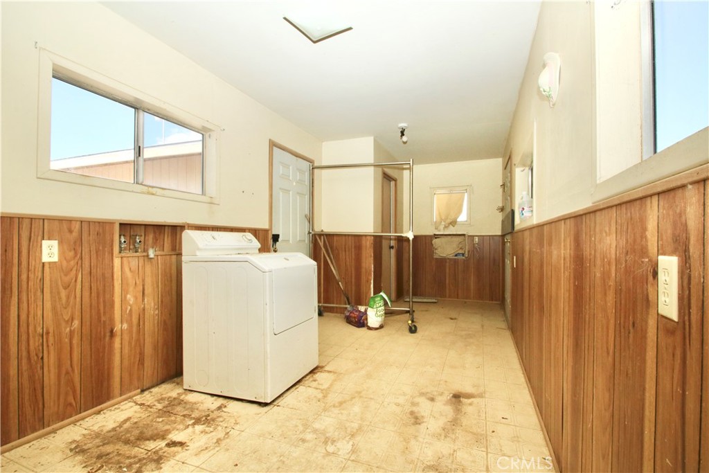 Photo 16 of 36 of 1427 Applegate Way mobile home