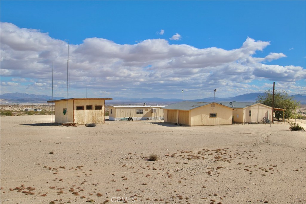 Photo 4 of 36 of 1427 Applegate Way mobile home