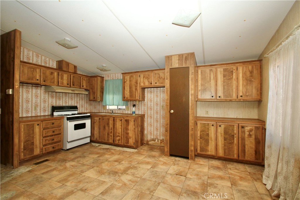 Photo 21 of 36 of 1427 Applegate Way mobile home