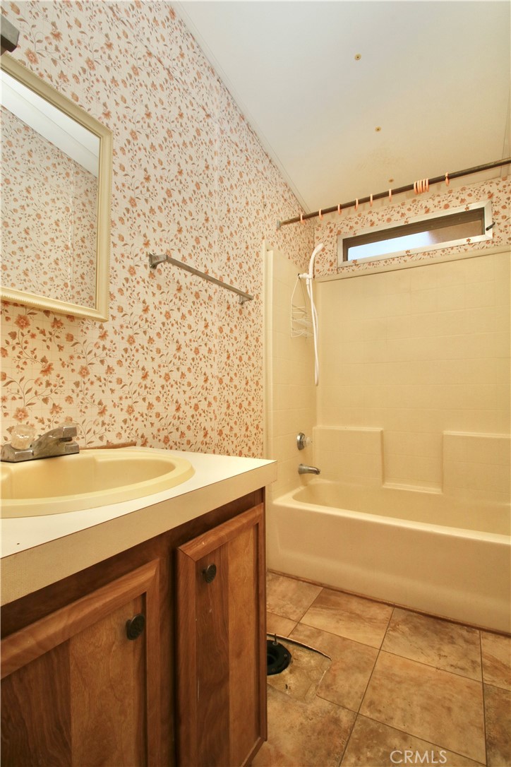 Photo 19 of 36 of 1427 Applegate Way mobile home