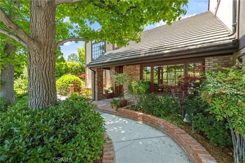 A home in North Tustin