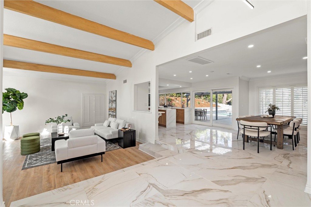 19501 Greenbriar