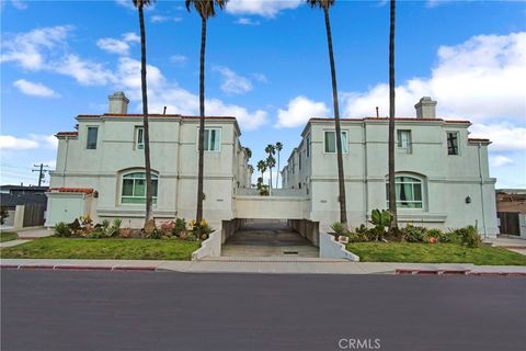 A home in El Segundo