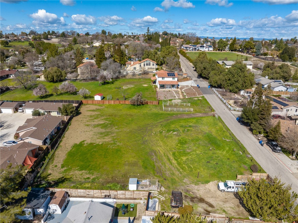 Great Paso Robles development opportunity for Builders/Developers! You won’t find another property like this on the Market today! Opportunity to acquire usable land with multiple building opportunities. Build your dream home or subdivide into multiple lots. (City has conditionally approved 5 lots) Desirable location to nearby downtown, restaurants, shopping and schools, ideal for those looking for their next development project. Site layout and design is highly efficient.