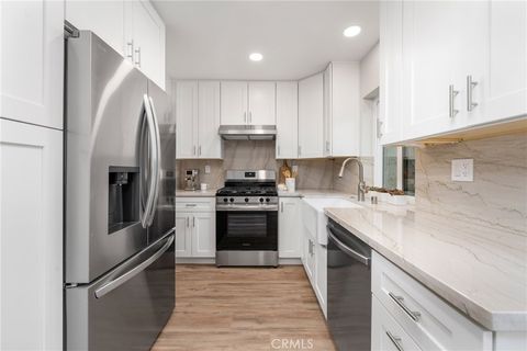 11 Summerwalk Court 39 Newport Beach CA 92663
