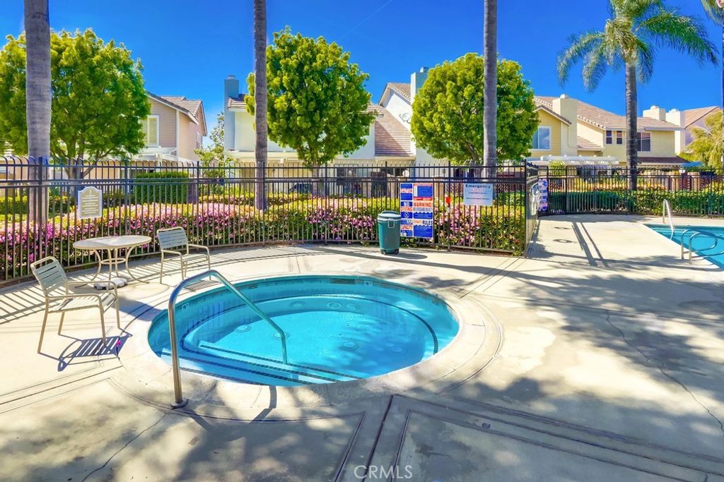 listing image 130720390194611392796