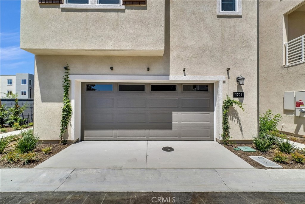 1221 Windmill Road