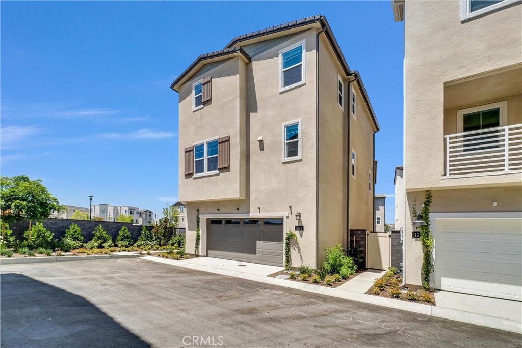 1221 Windmill Road