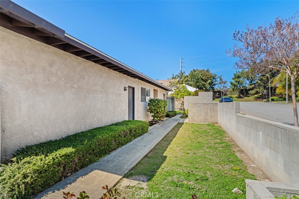 945 Redbud St.