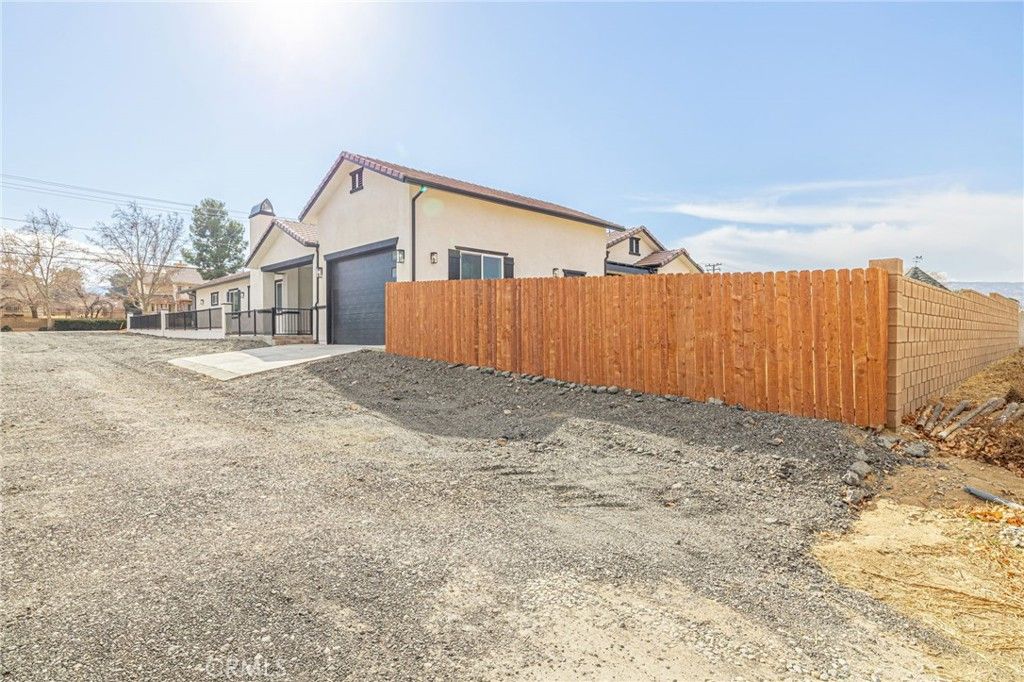 listing image 130721564909018172318