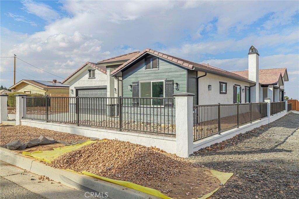 listing image 130728898405988710353