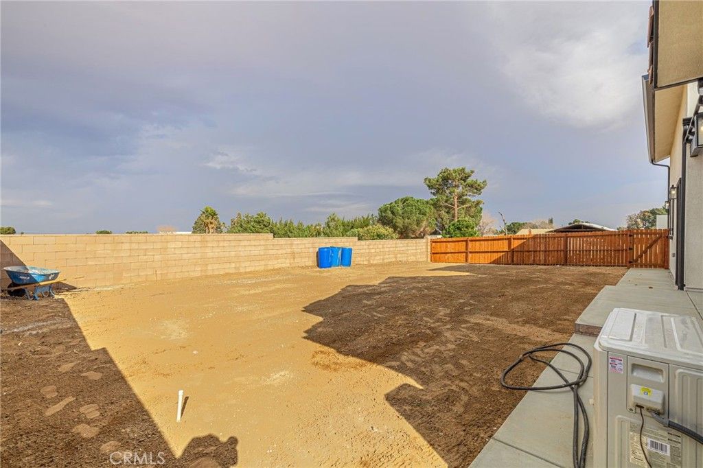 listing image 130724123474871513704