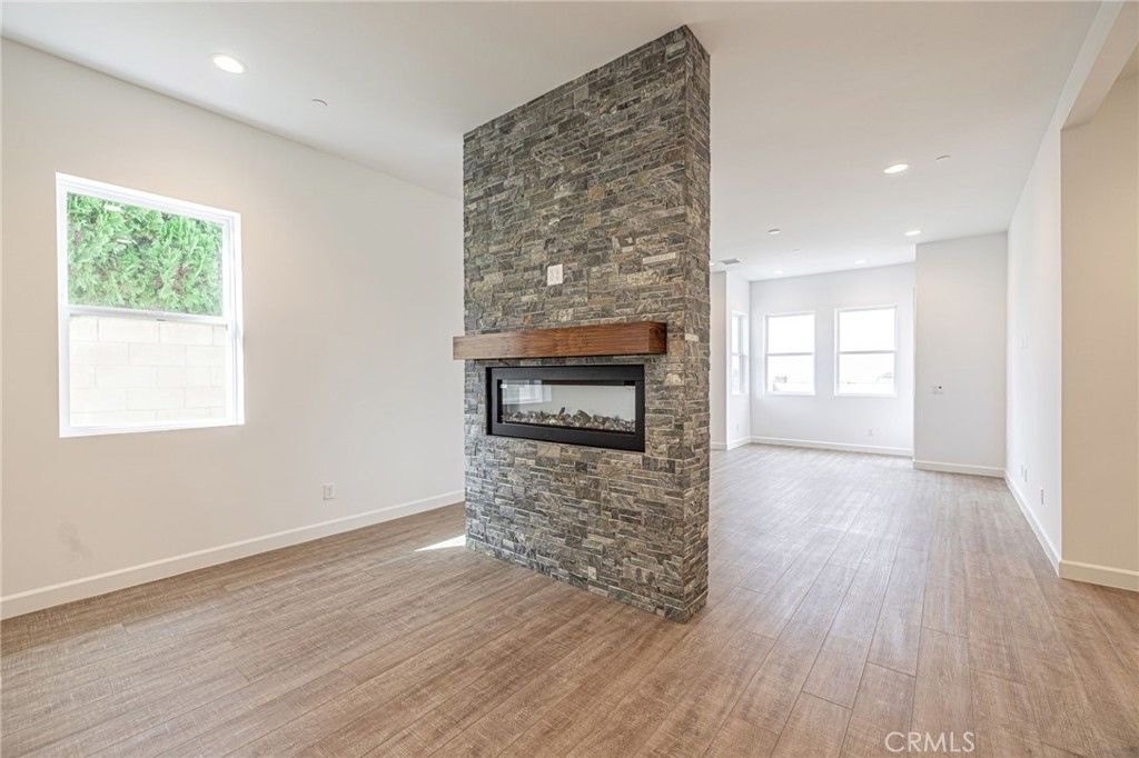 listing image 130720019820537924060