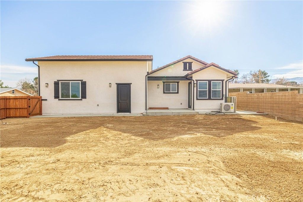 listing image 130720023632626806496