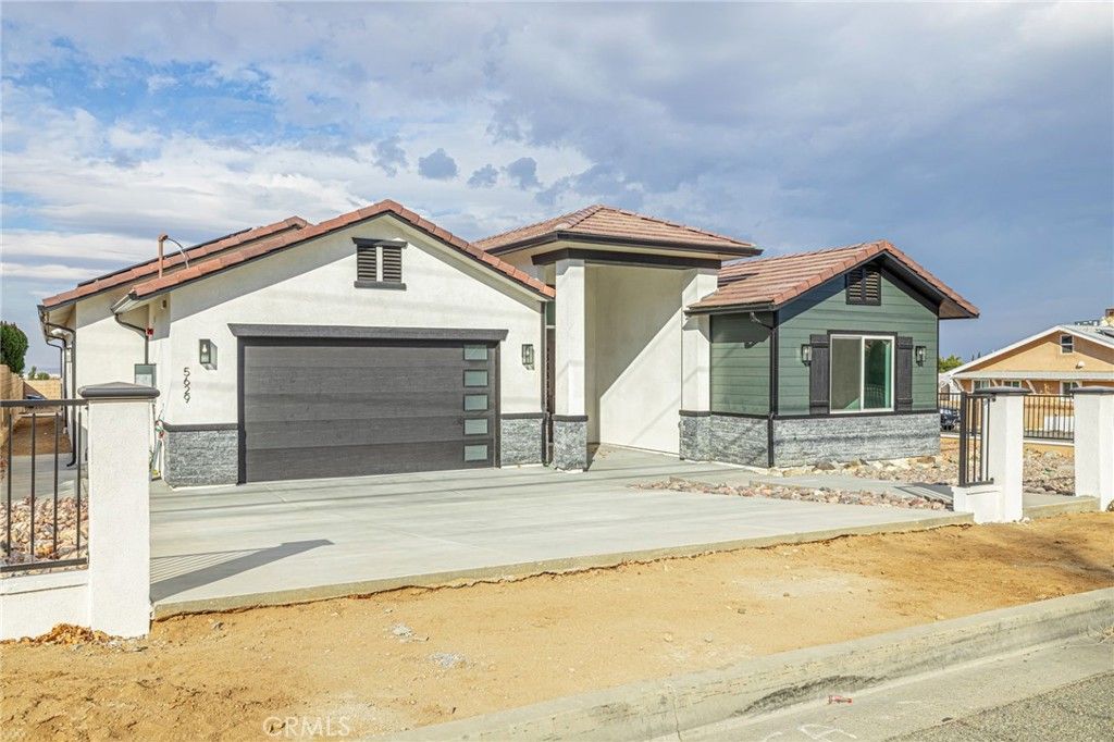 listing image 130728795290623931134