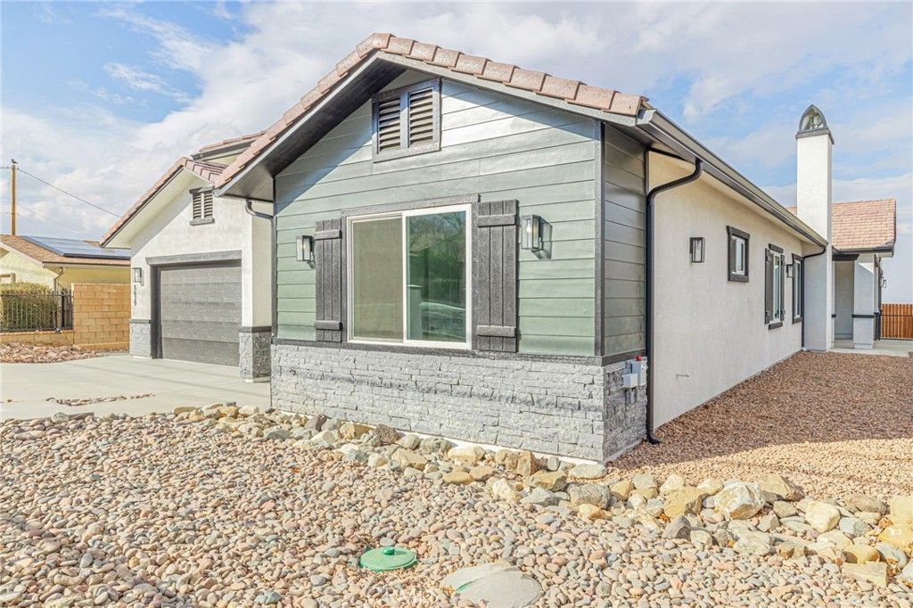 listing image 130723054134121538905
