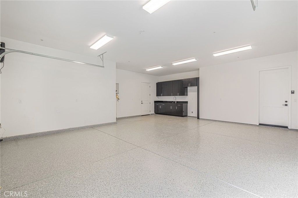 listing image 130729756660175129429