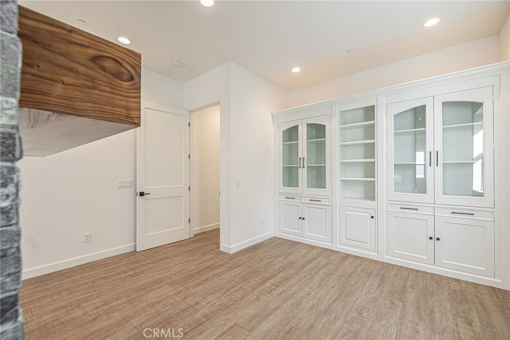 listing image 130724014429457499917