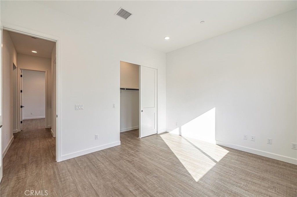 listing image 130725172500733210660