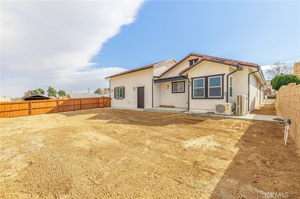 listing image 130723330175572674485