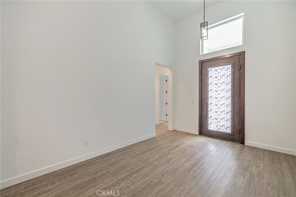 listing image 130727699685094705675