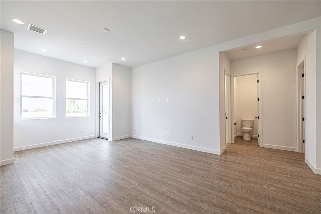 listing image 130721610691164091550