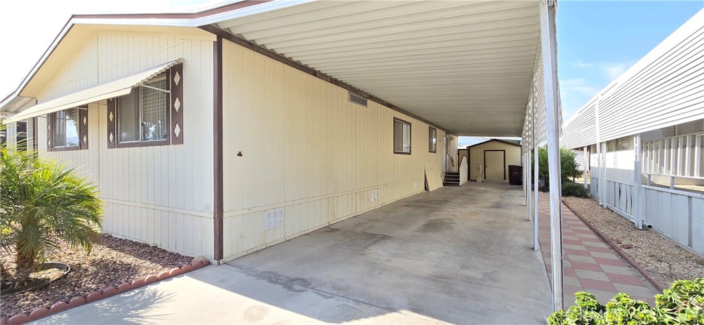 View Indio, CA 92201 mobile home