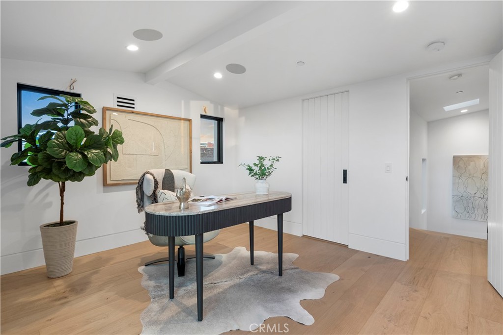 Corona del Mar North of PCH (CNHW) - Residential