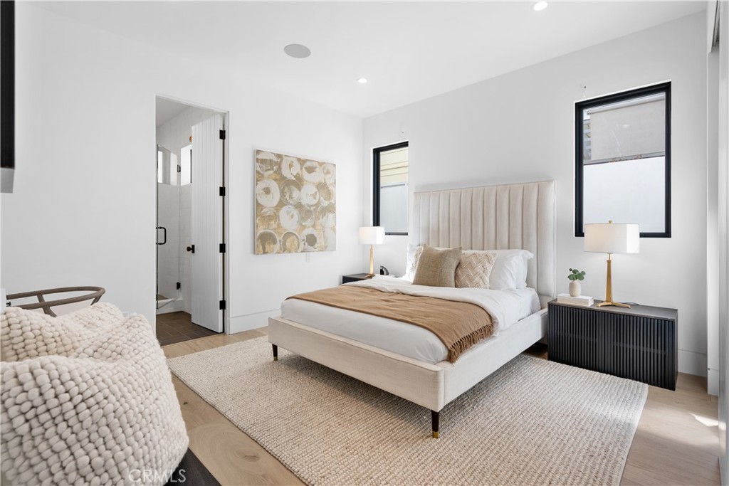 Corona del Mar North of PCH (CNHW) - Residential