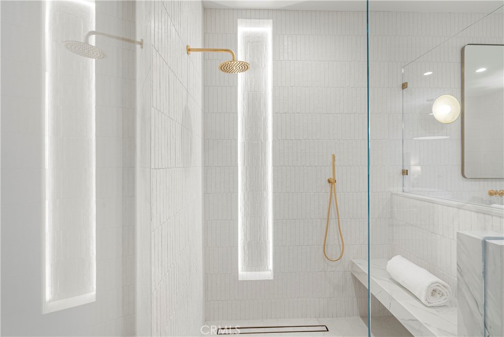 Corona del Mar North of PCH (CNHW) - Residential