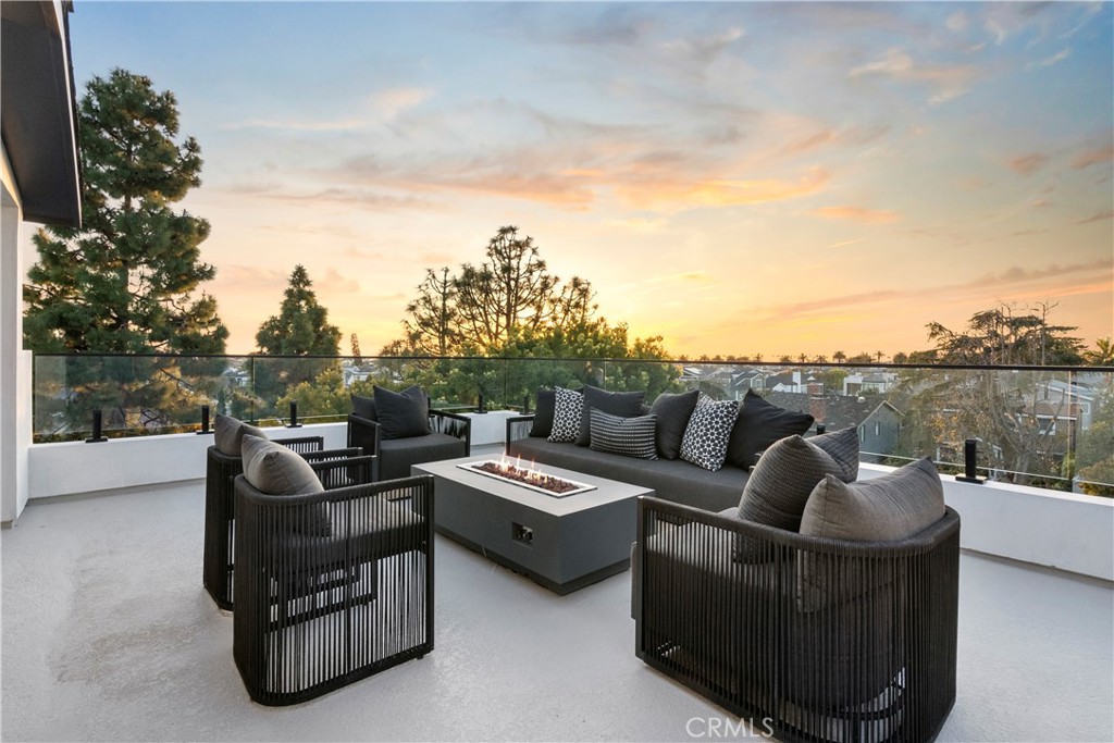 Corona del Mar North of PCH (CNHW) - Residential