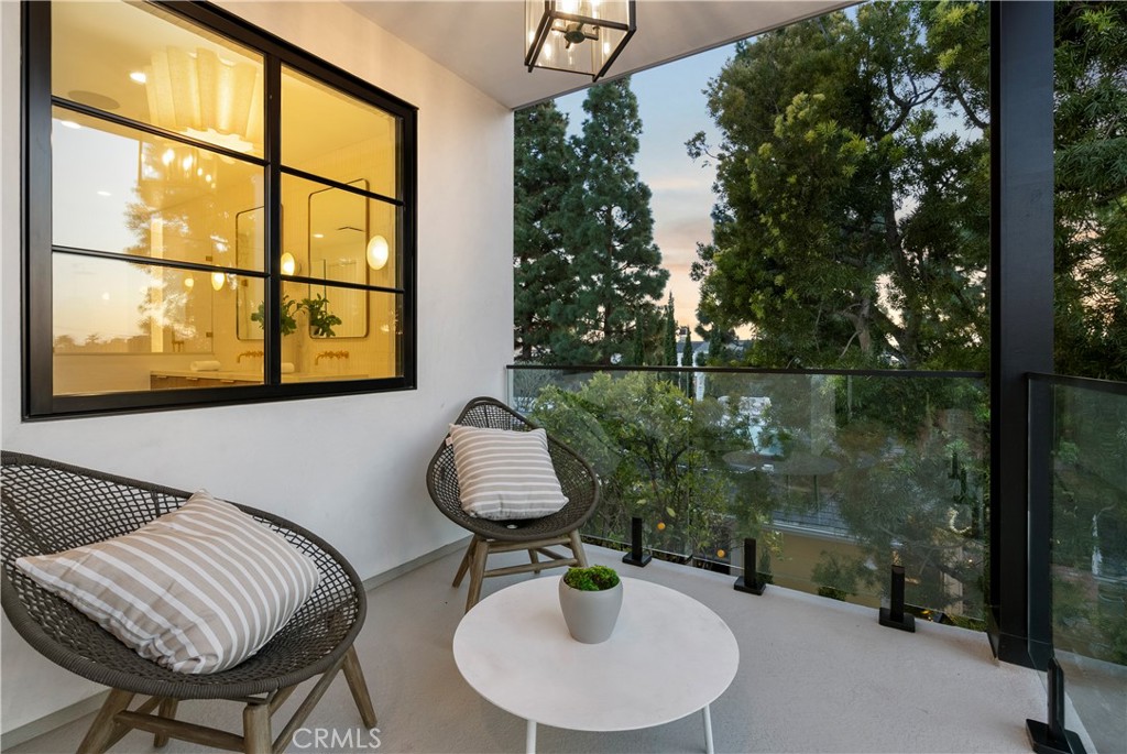 Corona del Mar North of PCH (CNHW) - Residential