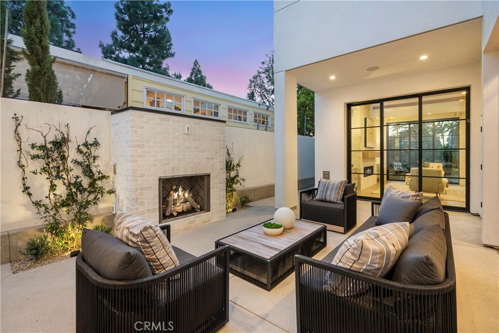 Corona del Mar North of PCH (CNHW) - Residential