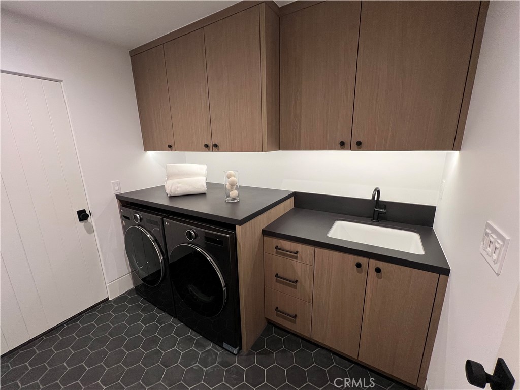 Corona del Mar North of PCH (CNHW) - Residential