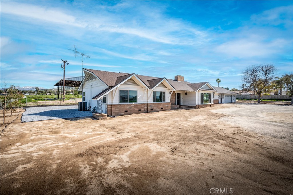 Photo 11 of 42 of 22060 Olivas Avenue property