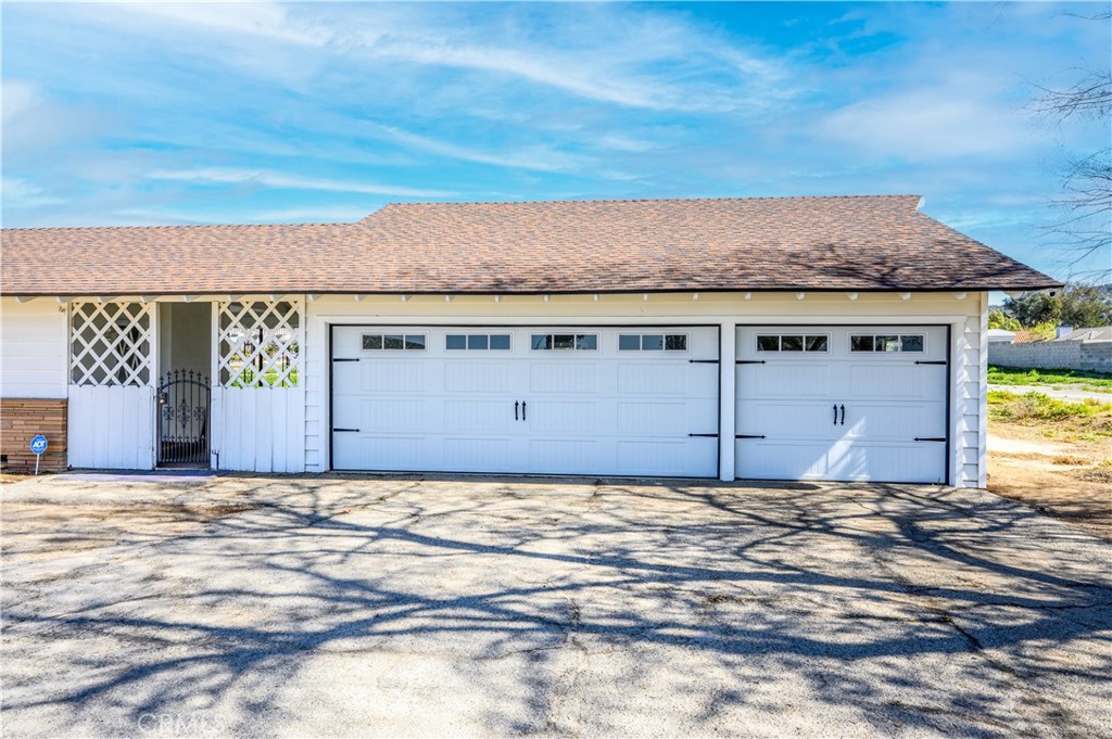 Photo 9 of 42 of 22060 Olivas Avenue property