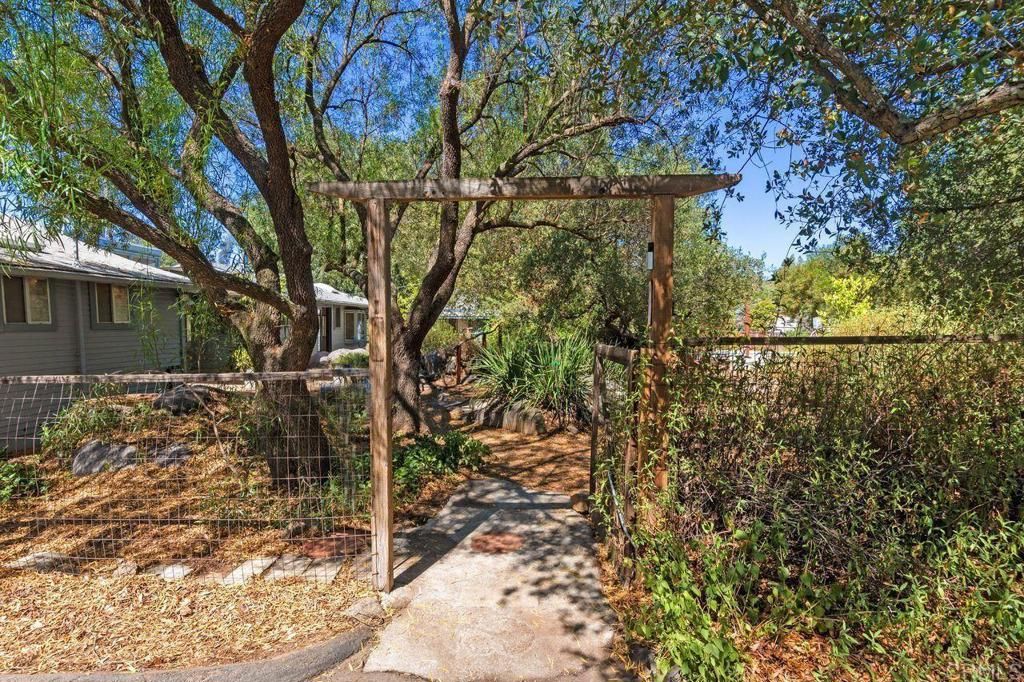 listing image 130721859207943194870
