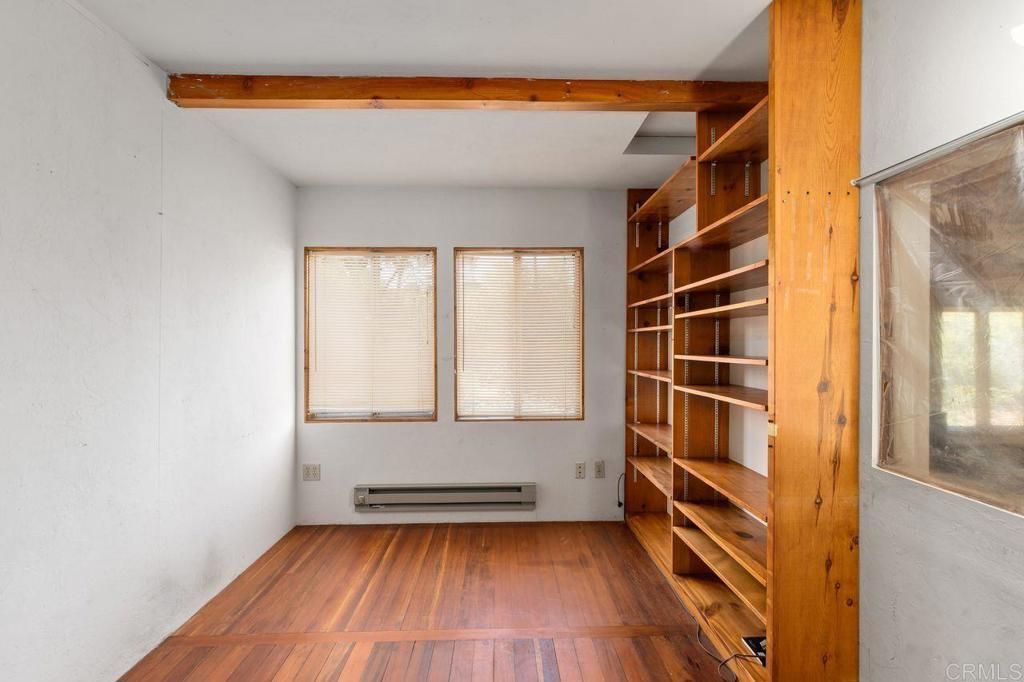 listing image 130728609598436515745