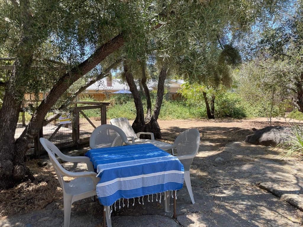 listing image 130725564476638728252