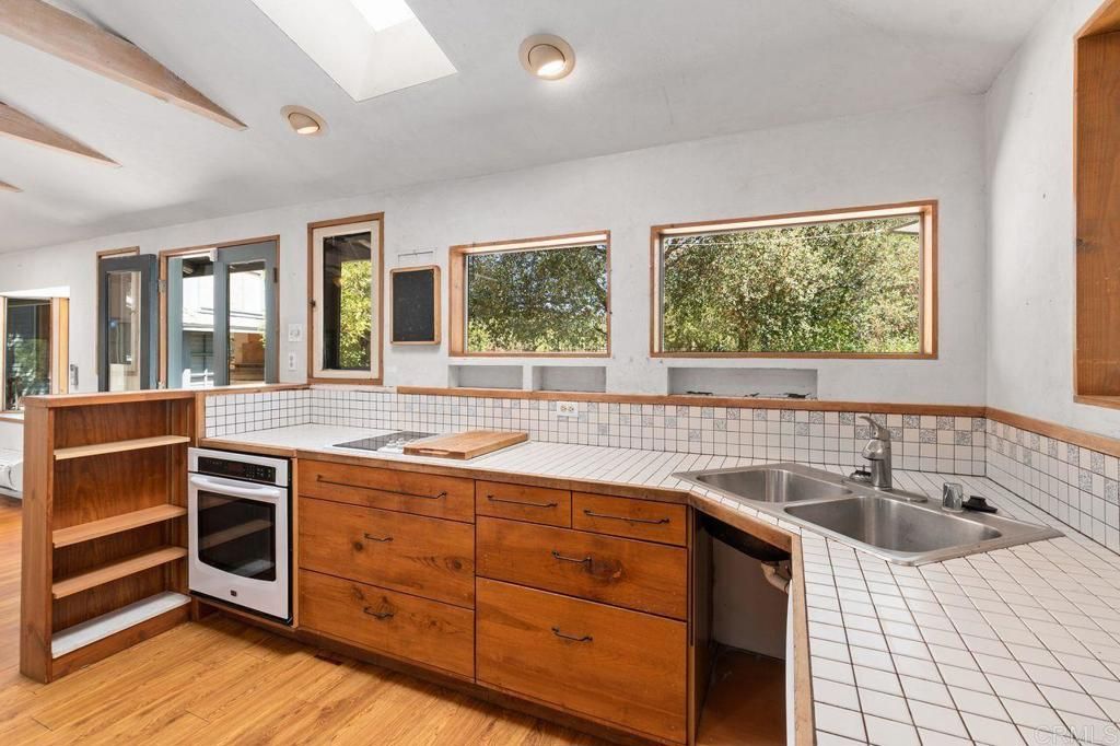 listing image 130721879912604321104
