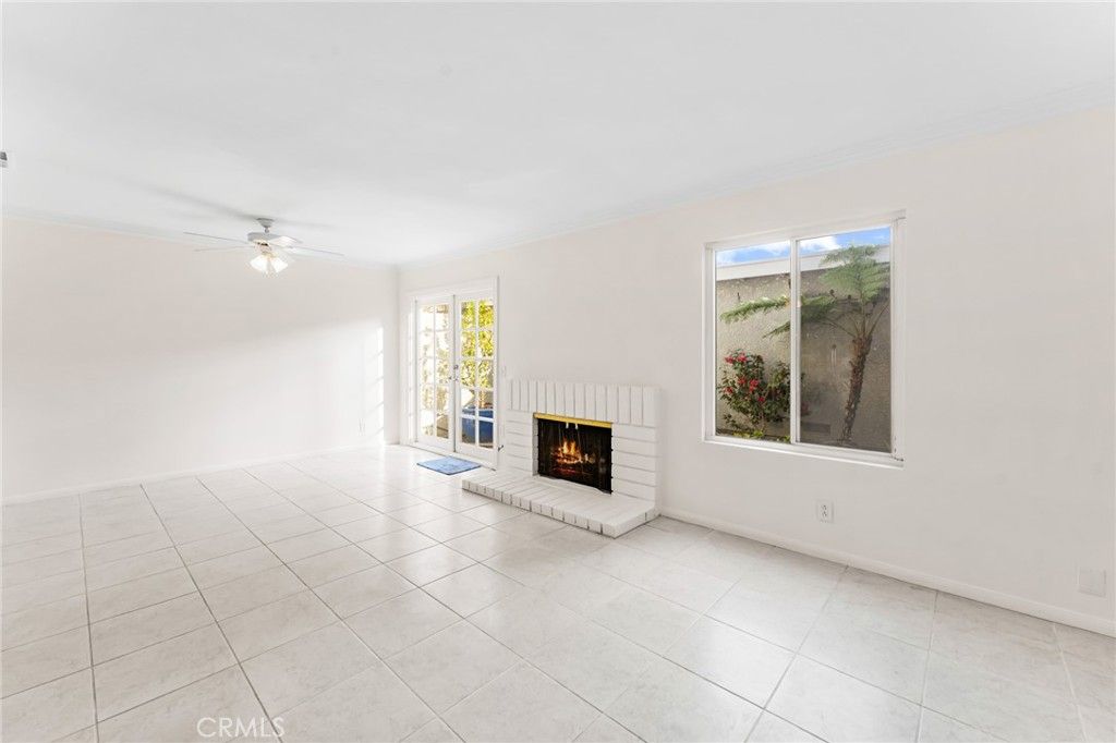 listing image 0