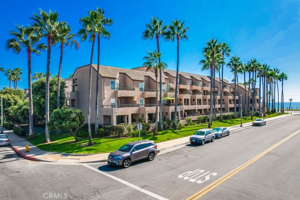 1200 Pacific Coast 424