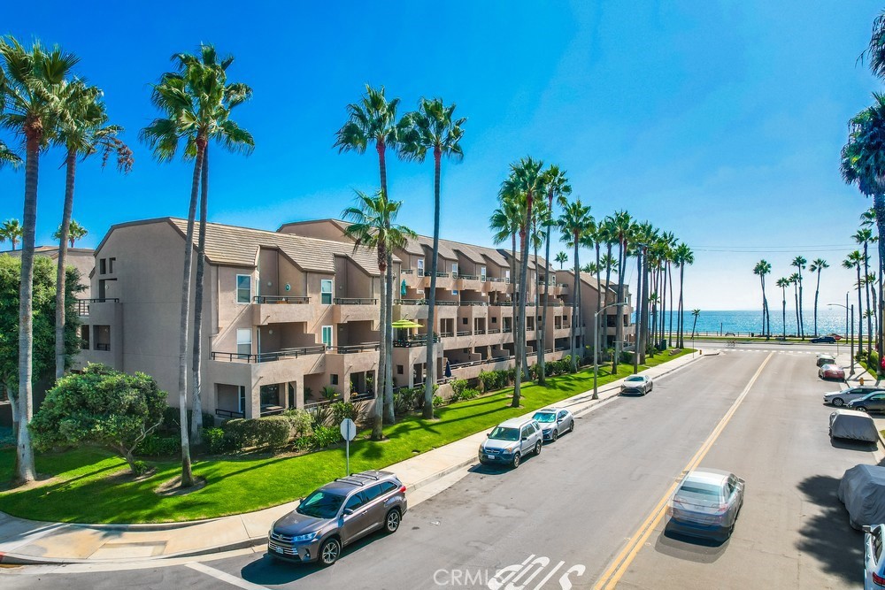 1200 Pacific Coast 424